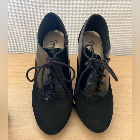 Black Bootie Heels - Picture 2 of 4